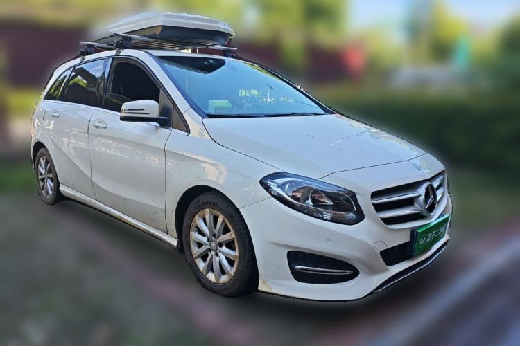 Used Mercedes-Benz B-Class 2016 B 180 Front Right 45 Deg