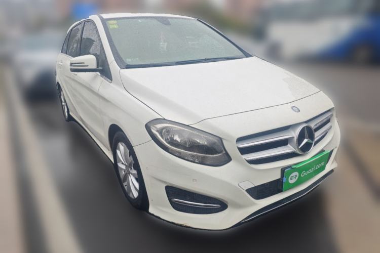 Used Mercedes-Benz B-Class 2016 B 180 Front Right 45 Deg