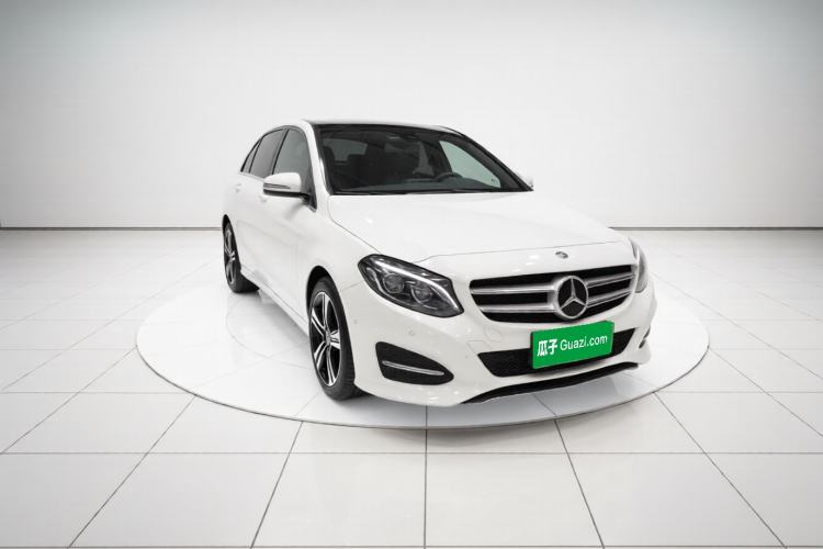 Used Mercedes-Benz B-Class 2016 B 200 Exclusive Edition Front Right 45 Deg