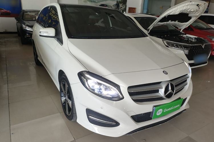 Used Mercedes-Benz B-Class 2016 B 200 Exclusive Edition Front Right 45 Deg