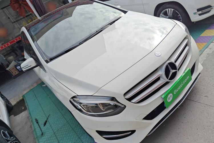 Used Mercedes-Benz B-Class 2016 B 200 Exclusive Edition Front Right 45 Deg