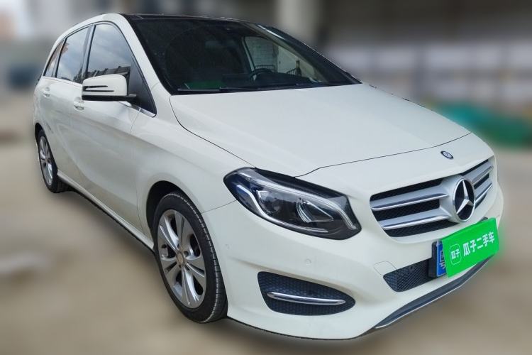 Used Mercedes-Benz B-Class 2016 B 200 Exclusive Edition Front Right 45 Deg