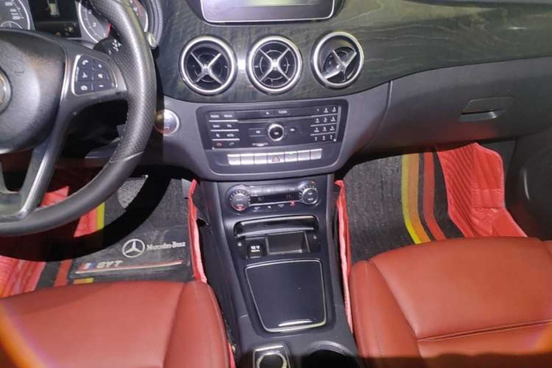 Used Mercedes-Benz B-Class 2016 B 200 Exclusive Edition Gear Lever