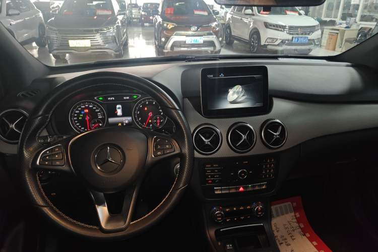 Used Mercedes-Benz B-Class 2016 B 200 Exclusive Edition Gear Lever
