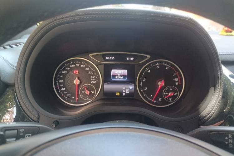 Used Mercedes-Benz B-Class 2016 B 200 Exclusive Edition Instrument Cluster