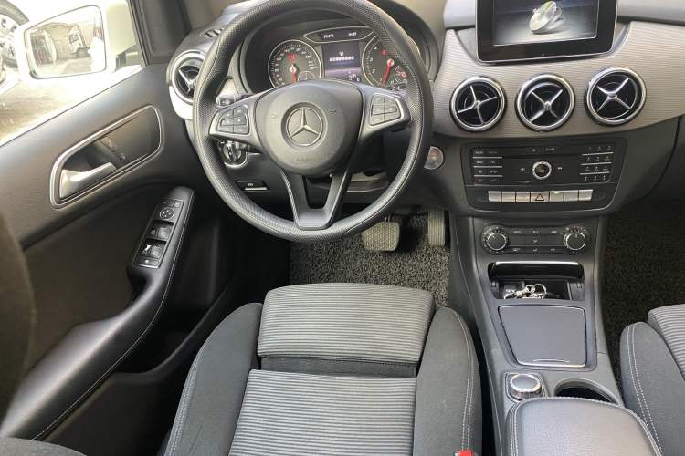 Used Mercedes-Benz B-Class 2016 B 180 Interior 2