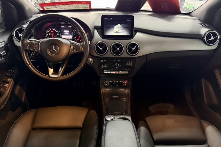 Used Mercedes-Benz B-Class 2016 B 200 Exclusive Edition Interior 2