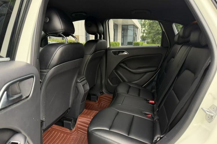 Used Mercedes-Benz B-Class 2016 B 180 Interior 2