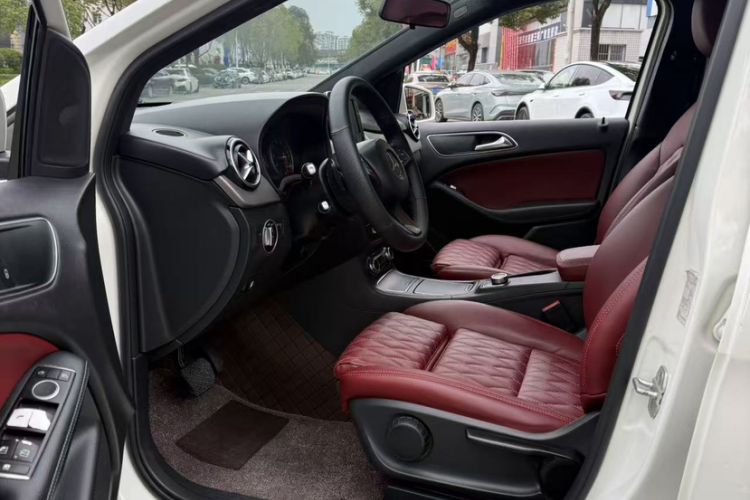 Used Mercedes-Benz B-Class 2016 B 180 Interior 2