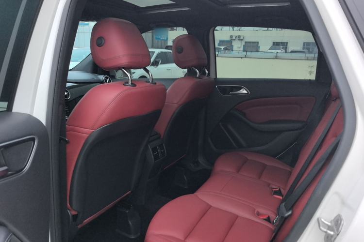 Used Mercedes-Benz B-Class 2016 B 200 Exclusive Edition Interior 3