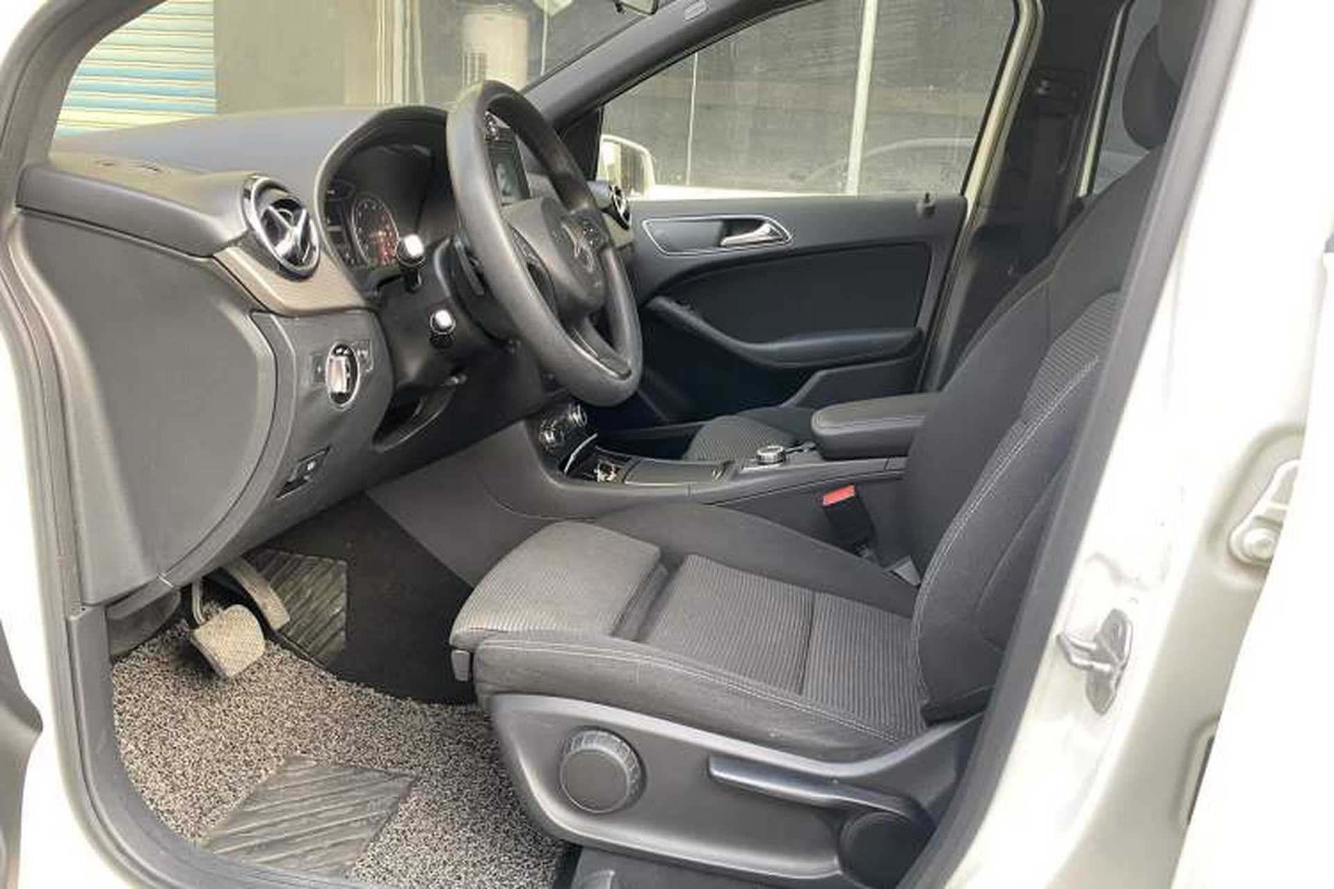 Used Mercedes-Benz B-Class 2016 B 180 Interior 5