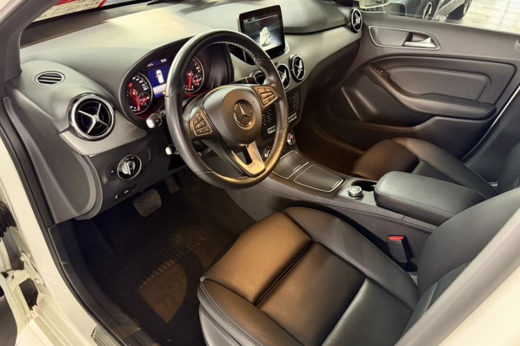 Used Mercedes-Benz B-Class 2016 B 200 Exclusive Edition Interior 7