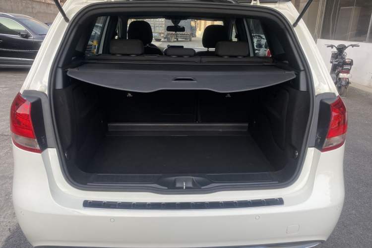 Used Mercedes-Benz B-Class 2016 B 180 Interior 8