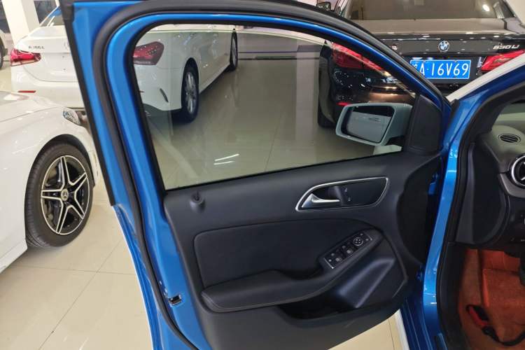 Used Mercedes-Benz B-Class 2016 B 180 Left Front Door Interior