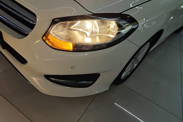 Used Mercedes-Benz B-Class 2016 B 180 Left Front Headlight