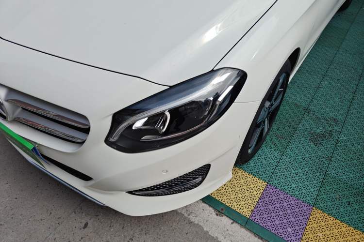 Used Mercedes-Benz B-Class 2016 B 200 Exclusive Edition Left Front Headlight