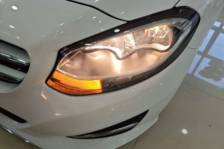 Used Mercedes-Benz B-Class 2016 B 180 Left Front Headlight