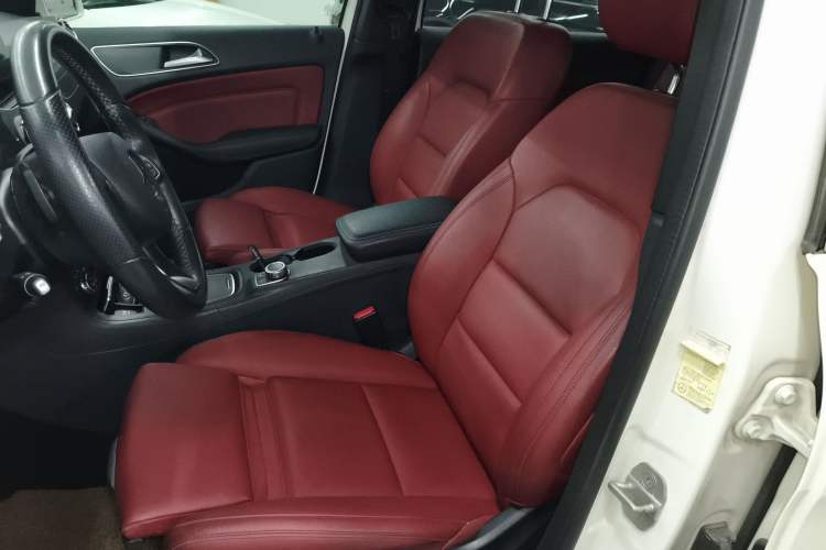 Used Mercedes-Benz B-Class 2016 B 200 Exclusive Edition Left Front Seat