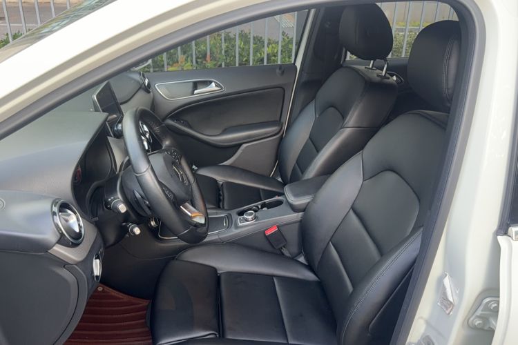 Used Mercedes-Benz B-Class 2016 B 180 Left Front Seat