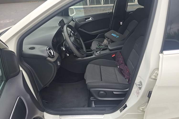 Used Mercedes-Benz B-Class 2016 B 180 Left Front Seat