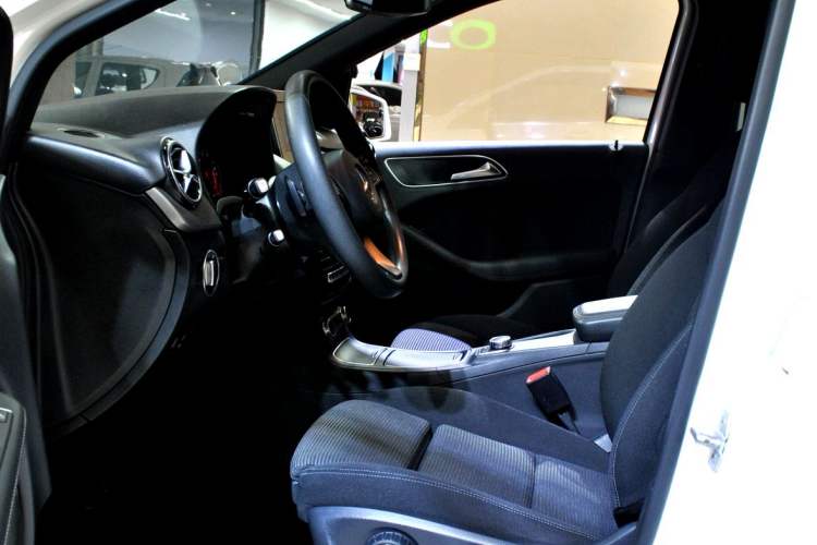 Used Mercedes-Benz B-Class 2016 B 180 Left Front Seat