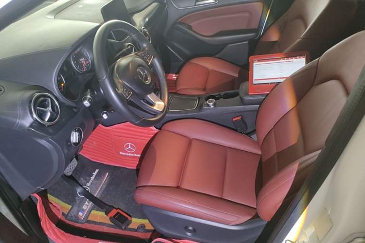 Used Mercedes-Benz B-Class 2016 B 200 Exclusive Edition Left Front Seat