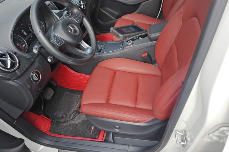 Used Mercedes-Benz B-Class 2016 B 200 Exclusive Edition Left Front Seat