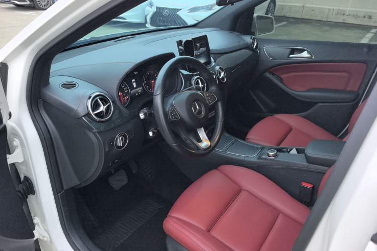 Used Mercedes-Benz B-Class 2016 B 200 Exclusive Edition Left Front Seat
