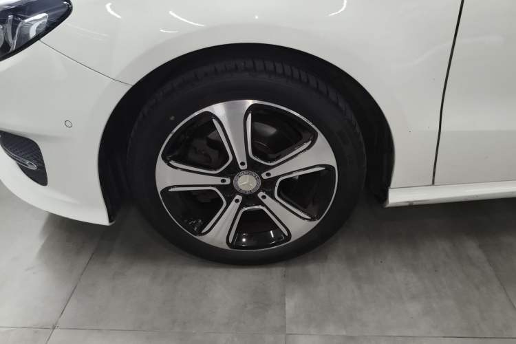 Used Mercedes-Benz B-Class 2016 B 200 Exclusive Edition Left Front Wheel Hub