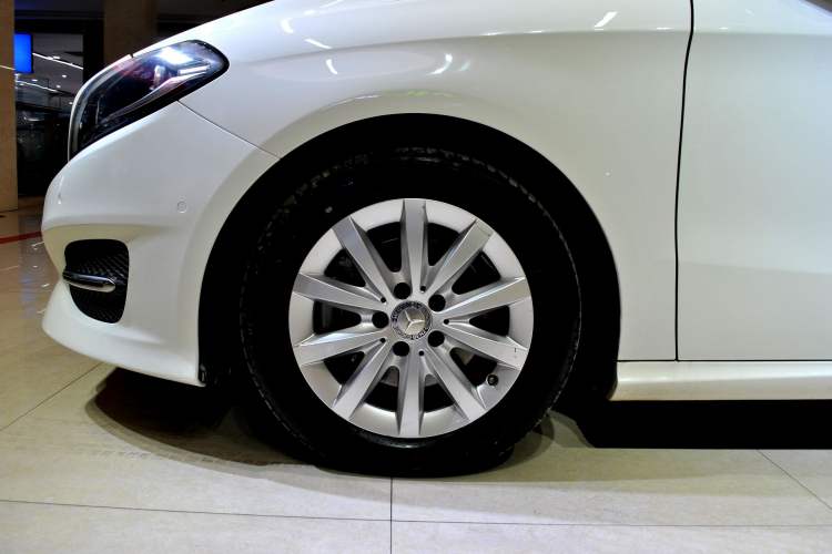 Used Mercedes-Benz B-Class 2016 B 180 Left Front Wheel Hub