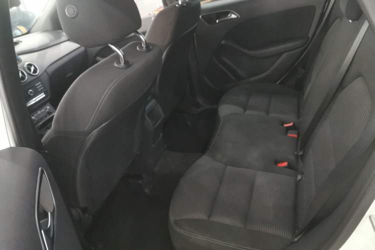 Used Mercedes-Benz B-Class 2016 B 180 Left Rear Seat