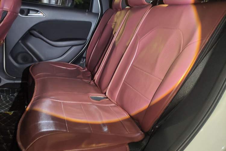 Used Mercedes-Benz B-Class 2016 B 180 Left Rear Seat