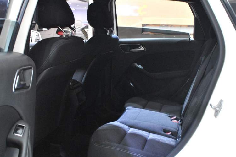 Used Mercedes-Benz B-Class 2016 B 180 Left Rear Seat