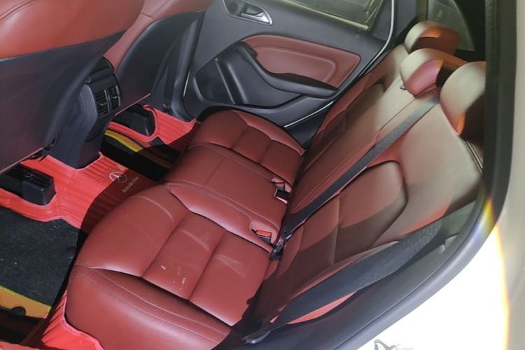 Used Mercedes-Benz B-Class 2016 B 200 Exclusive Edition Left Rear Seat