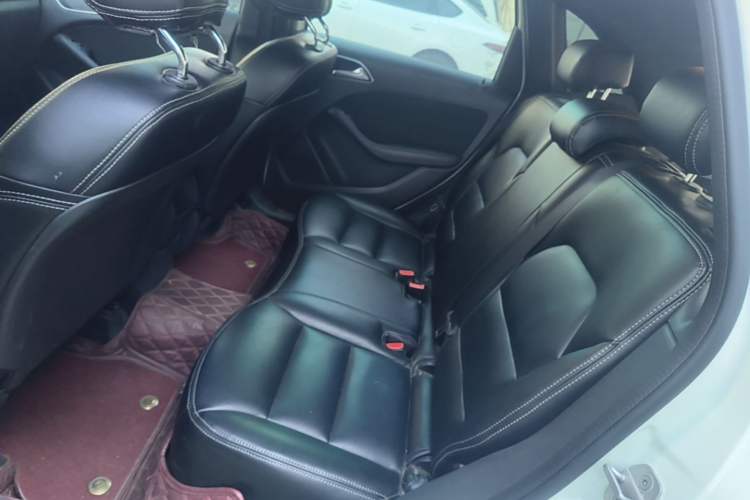 Used Mercedes-Benz B-Class 2016 B 180 Left Rear Seat