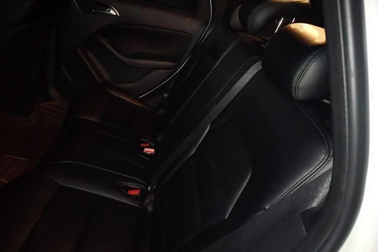 Used Mercedes-Benz B-Class 2016 B 180 Left Rear Seat