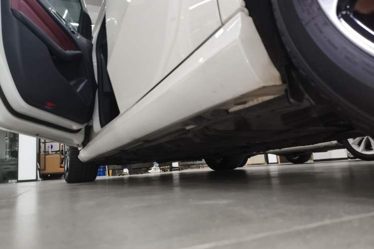Used Mercedes-Benz B-Class 2016 B 200 Exclusive Edition Left Side Sill