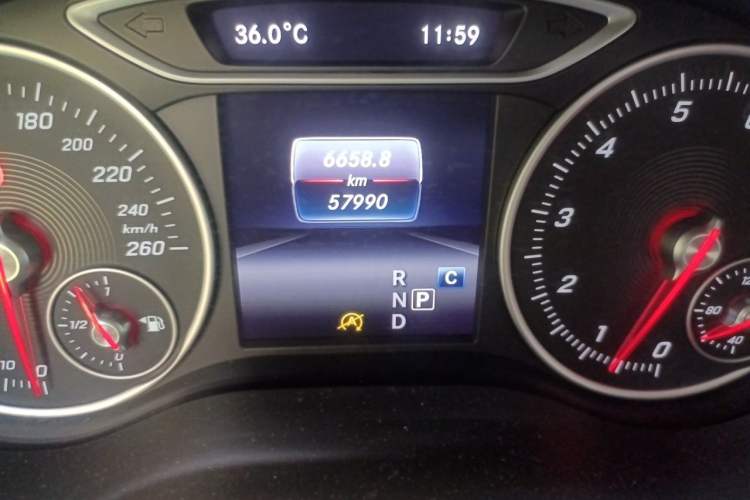 Used Mercedes-Benz B-Class 2016 B 200 Exclusive Edition Odometer Close Up