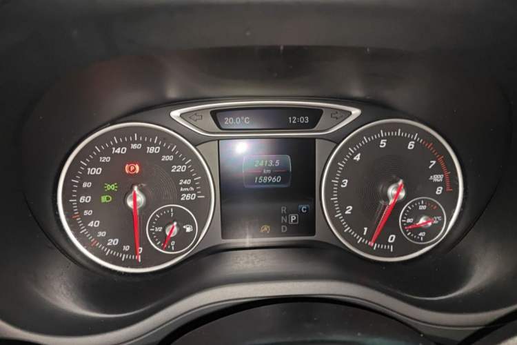 Used Mercedes-Benz B-Class 2016 B 180 Odometer Close Up