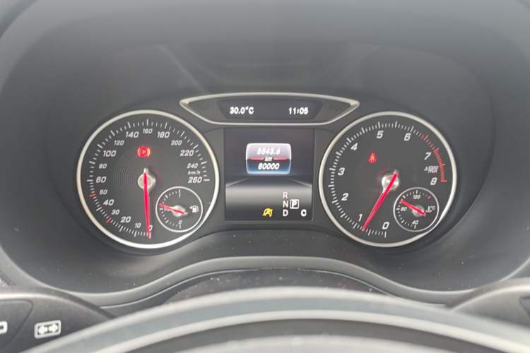 Used Mercedes-Benz B-Class 2016 B 180 Odometer Close Up
