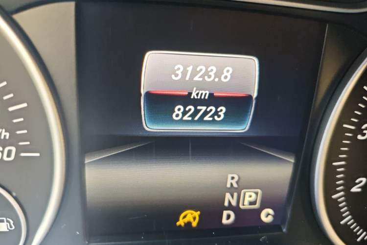 Used Mercedes-Benz B-Class 2016 B 180 Odometer Close Up