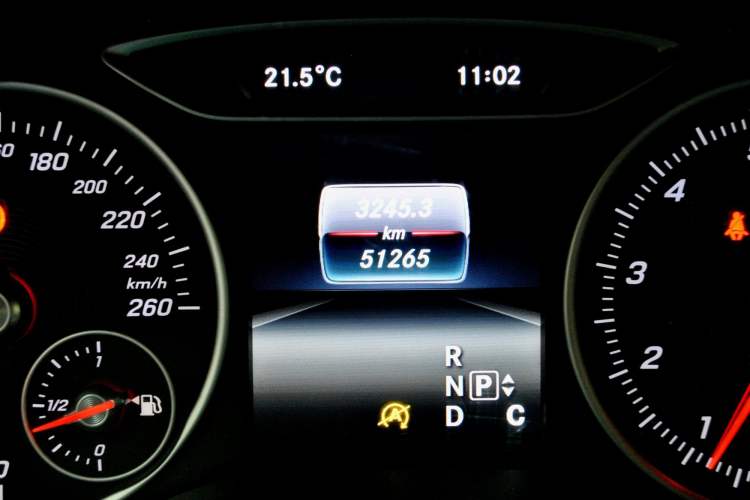 Used Mercedes-Benz B-Class 2016 B 180 Odometer Close Up