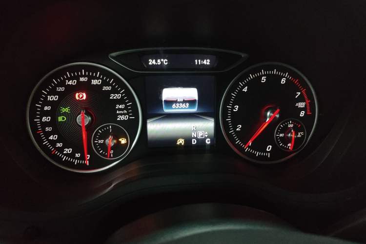 Used Mercedes-Benz B-Class 2016 B 180 Odometer Close Up