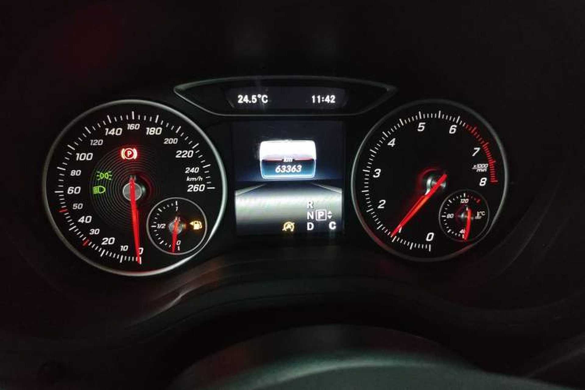 Used Mercedes-Benz B-Class 2016 B 180 Odometer Close Up