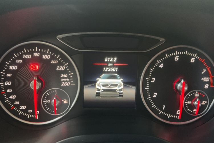 Used Mercedes-Benz B-Class 2016 B 180 Odometer Close Up