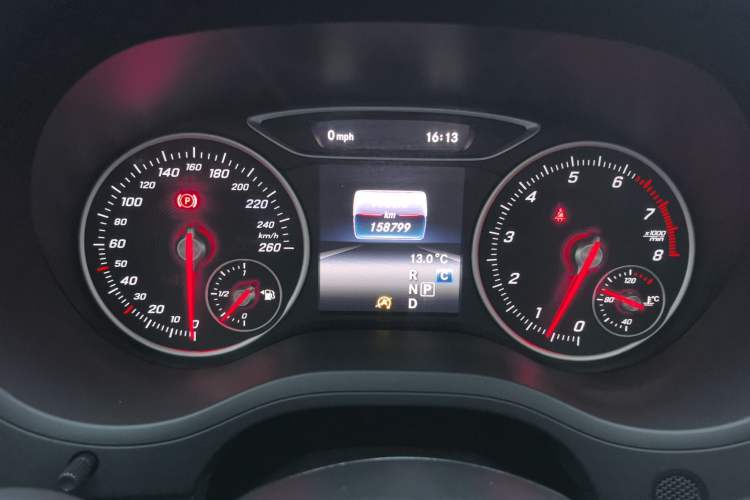 Used Mercedes-Benz B-Class 2016 B 200 Exclusive Edition Odometer Close Up