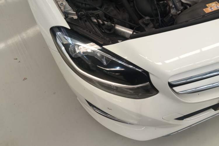 Used Mercedes-Benz B-Class 2016 B 180 Right Front Headlight