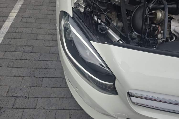 Used Mercedes-Benz B-Class 2016 B 180 Right Front Headlight