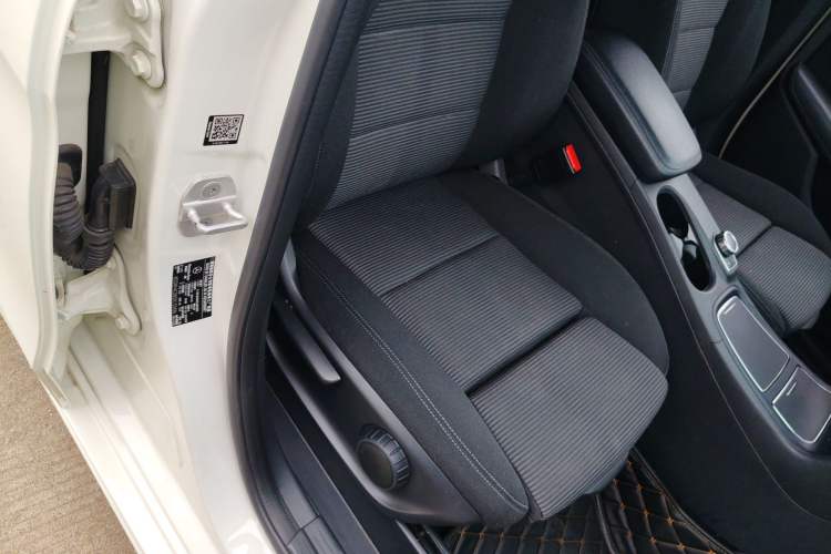 Used Mercedes-Benz B-Class 2016 B 180 Right Front Seat
