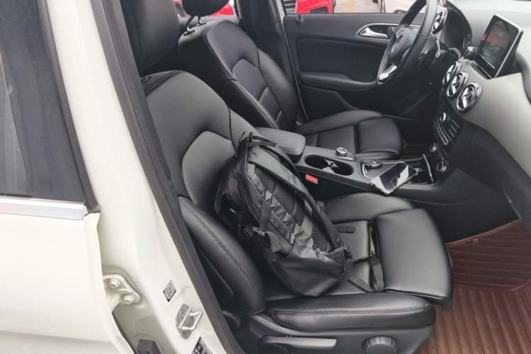 Used Mercedes-Benz B-Class 2016 B 180 Right Front Seat